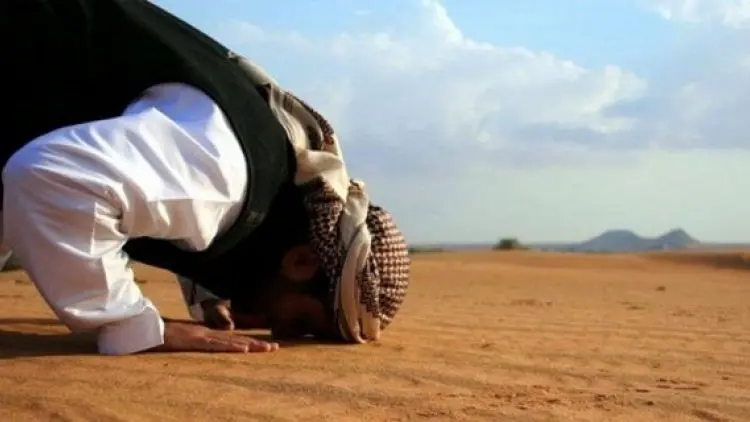 Sujud Syukur Sunah tak Harus Menghadap Kiblat