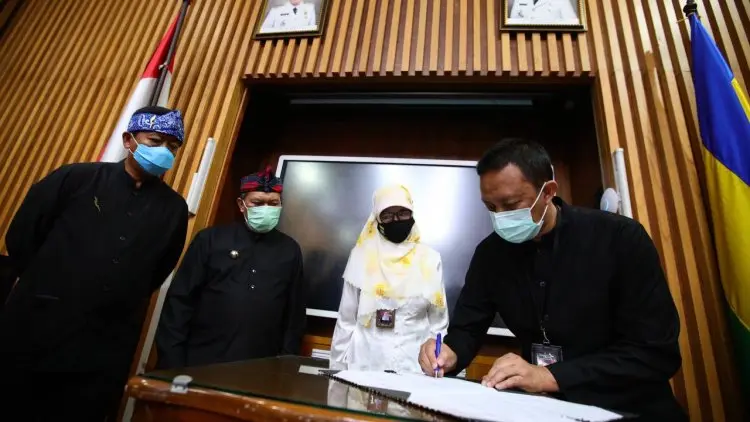 PHC Berikan Bantuan Wastafel dan Masker Untuk Kota Bandung