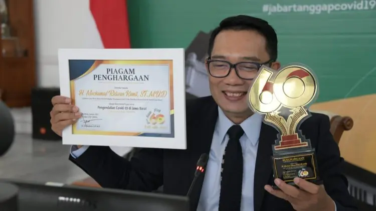 Ridwan Kamil Terima Abiwaba Adara Bidang Kemanusiaan