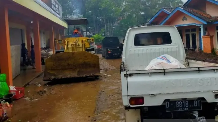 Jalur Utama Bandung-Cianjur Kembali Dapat Dilalui
