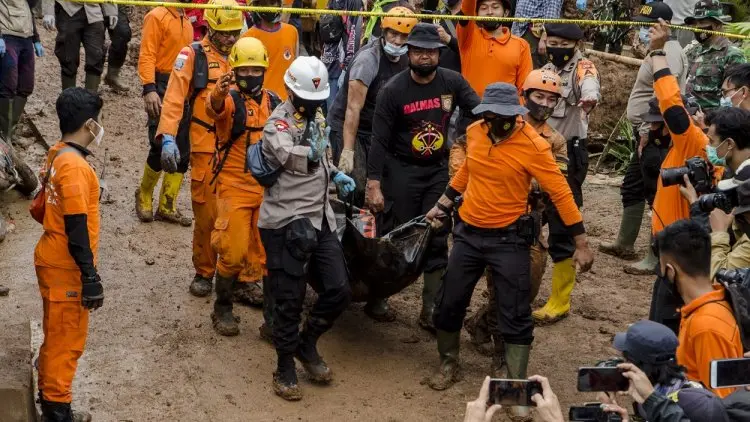 27 Orang Masih Dinyatakan Hilang Dalam Bencana Longsor Sumedang