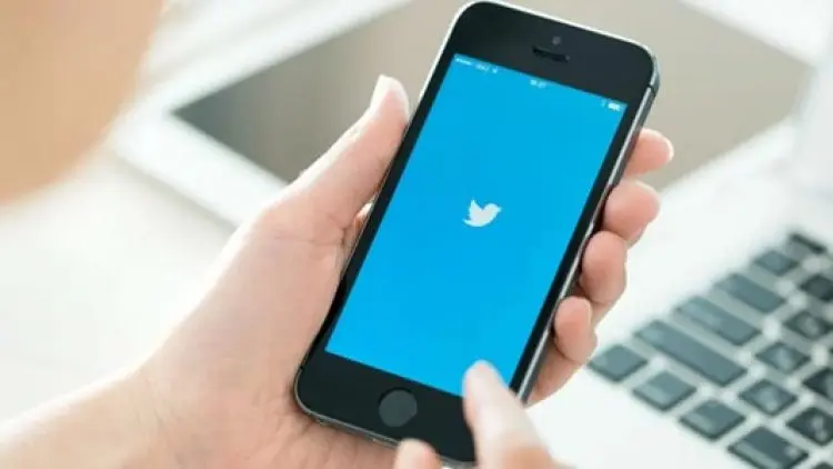 Twitter Tangguhkan Akun Trump Secara Permanen