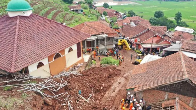 Temukan 36 Korban Tertimbun, Tim SAR Gabungan Fokus Cari 4 Korban Longsor Sumedang