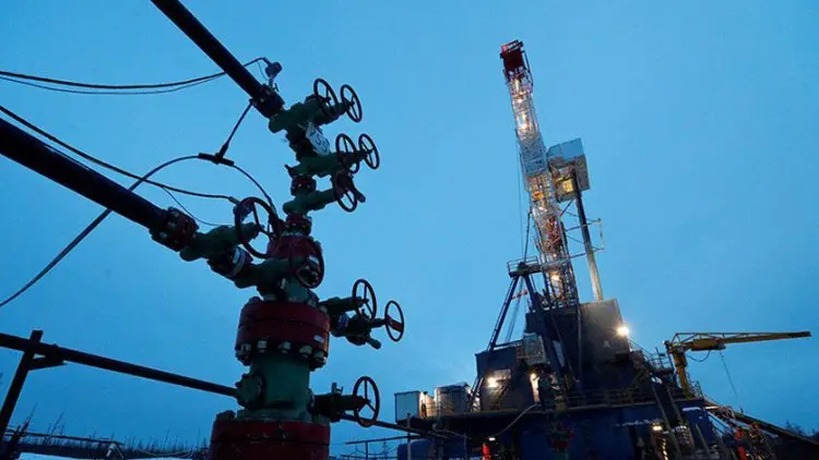 Minyak Beragam, Brent Jatuh karena Penguncian Baru, Dolar Lebih Kuat
