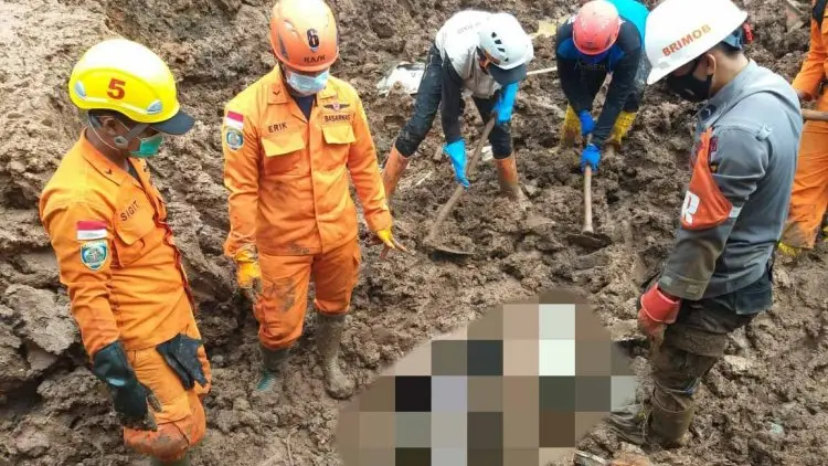 Temukan Dua Korban Lagi, Jumlah Korban Meninggal Dunia Akibat Longsor Sumedang Menjadi 21 Orang