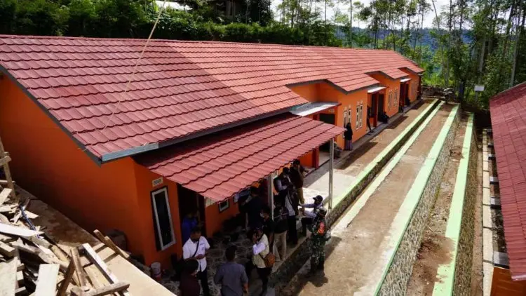 28 Korban Longsor di Talegong Terima Bantuan Rumah