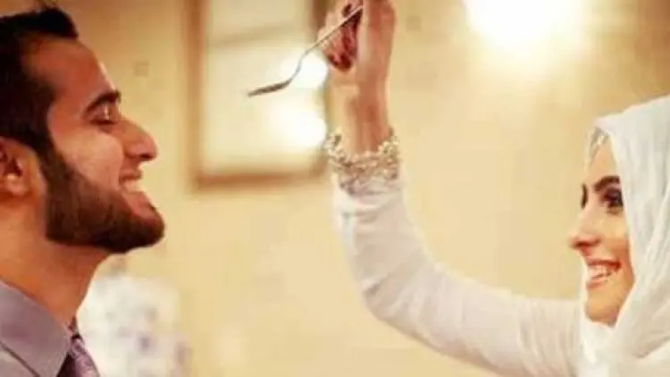 Lelaki Terbaik yang Paling Baik pada Istrinya