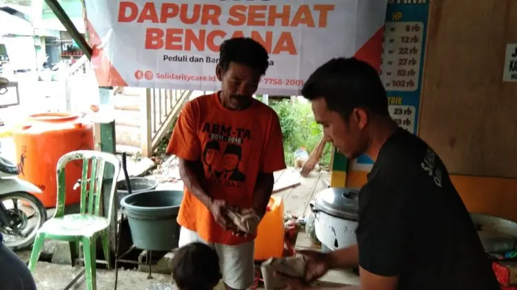 Askar Kauny Bangun Dapur Umum Bagi Korban Gempa Mamuju
