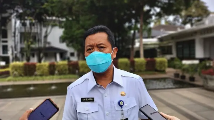 Bareng Ariel Noah,  Sekda Kota Bandung Siap Disuntik Vaksin Covid-19 Tahap Dua