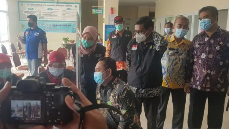 Gara-gara Batuk, Bupati Bekasi Urung Divaksin