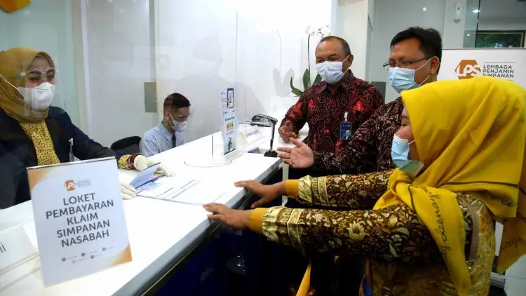 Foto: Pengembalian Dana Nasabah BPR yang Dilikuidasi