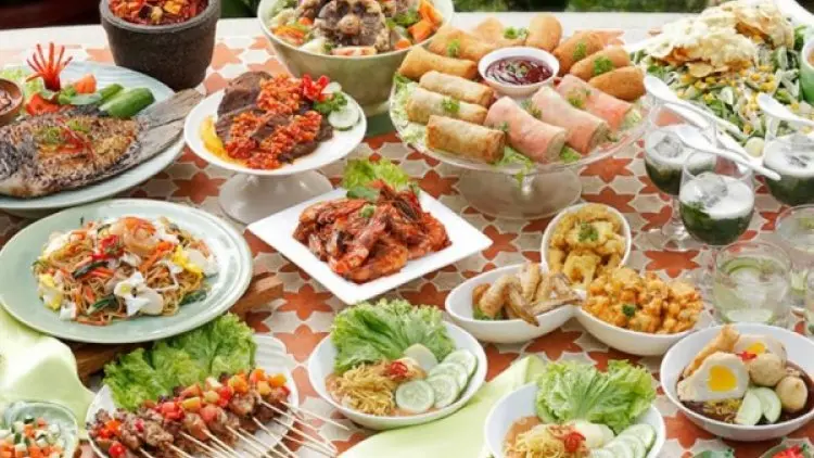 Ini Posisi Makan yang Paling Afdal Sesuai Sunah Nabi