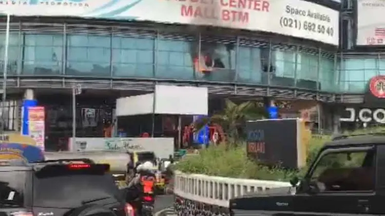 Lantai 1 BTM Terbakar, Sempat Terdengar Suara Ledakan
