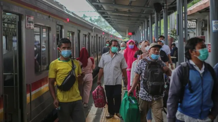 Penumpang KRL Naik Empat Persen pada Hari Pertama Februari