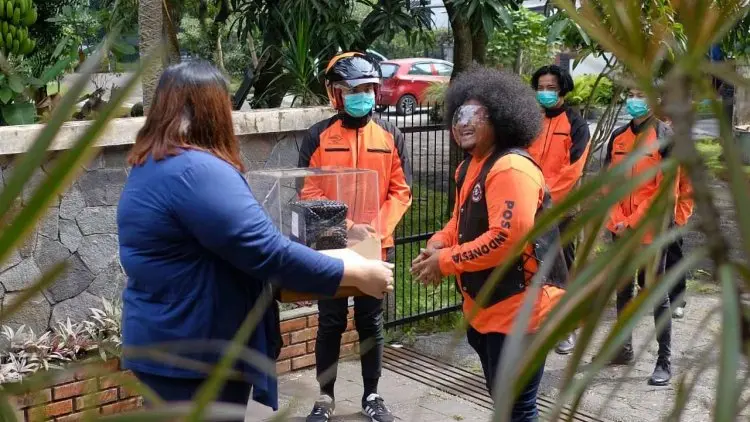 Nyamar Jadi Pak Pos, Babe Cabita Dijambak Pelanggan