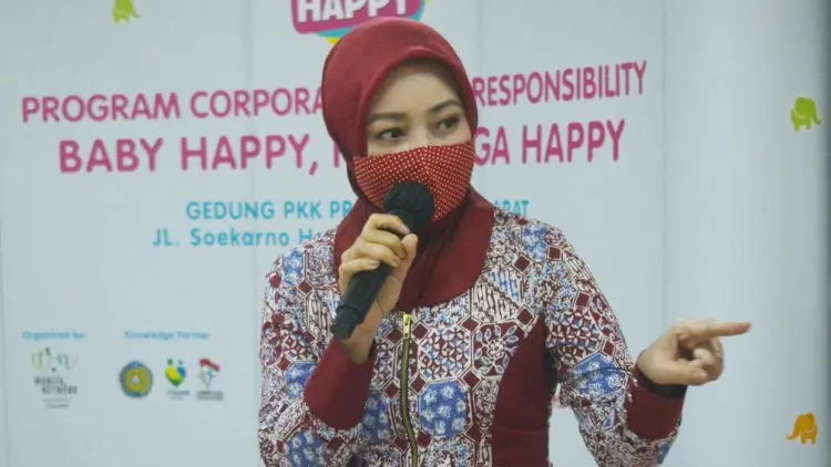 Atalia Ridwan Kamil Terima Bantuan 125 Ribu Popok Bayi
