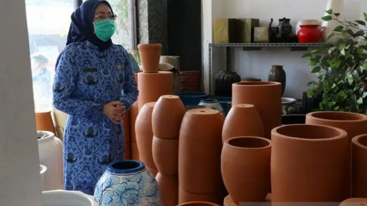 Pot Bunga Plered Purwakarta Primadona di Tengah Pandemi Covid-19