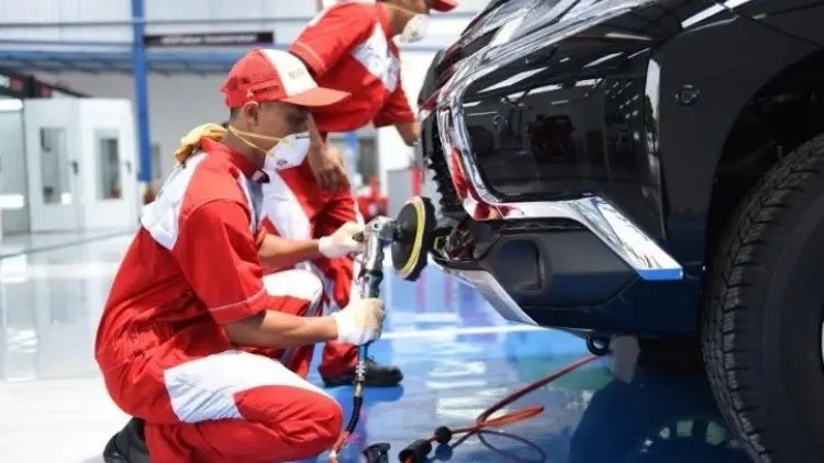 Sambut Imlek, Mitsubishi Bagi-bagi Angpao