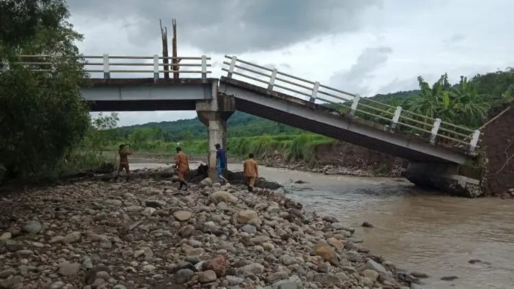 Terungkap! Ini Penyebab Ambruknya Jembatan Lojikaum-Kalimati