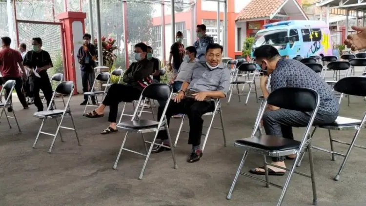 Setnov dan Ratusan Warga Binaan Sukamiskin Ikuti Tes Usap Covid-19