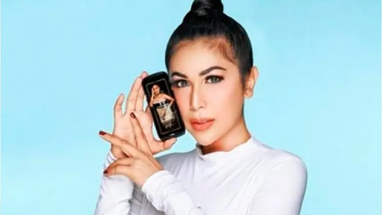 Getol Berbisnis, Gebby Vesta Perkenalkan Kosmetik