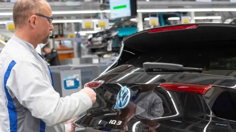 Volkswagen Mulai Produksi VW ID.3 di Dresden