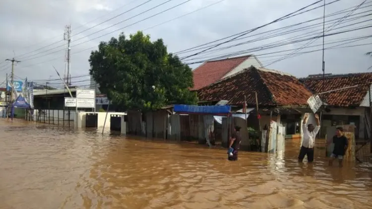 Banjir Rendam Ribuan Rumah di 30 Desa Kabupaten Karawang