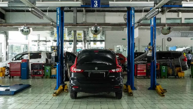 SIS Bagikan Kiat, Diskon, Hingga Gratis Uji Emisi