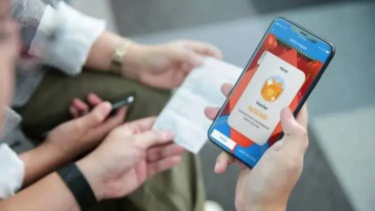 Bagi-bagi Angpao Kini Bisa Lewat Dompet Digital