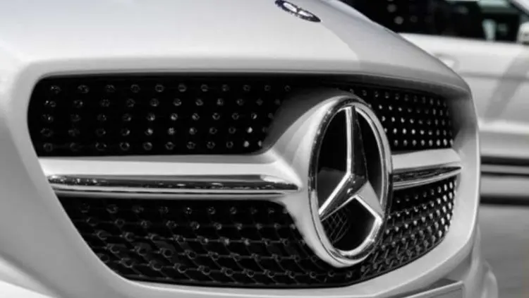 Mercedes-Benz Recall 1,29 Juta Mobil di AS