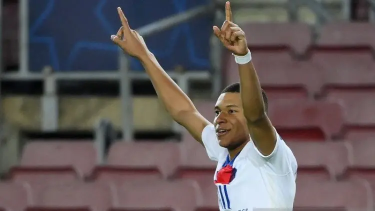 PSG Bantai Barcelona, Mbappe: Perang Belum Usai