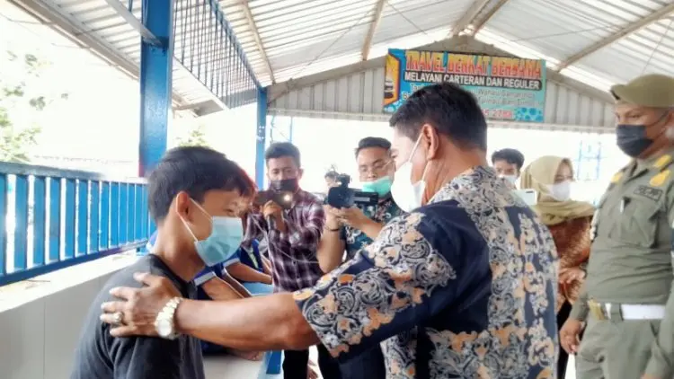 Gubernur Kaltara Blusukan Bagi Masker Hari Pertama Bertugas