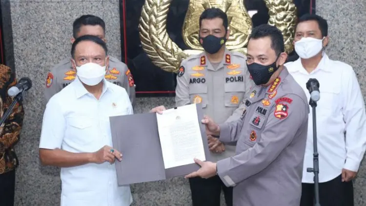 Kapolri Izinkan Kompetisi Sepak Bola asal Taat Prokes