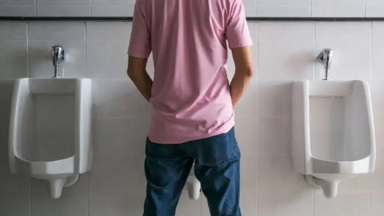 Pegang 'MR P' dengan Tangan Kanan Saat Kencing, Benarkah Haram?
