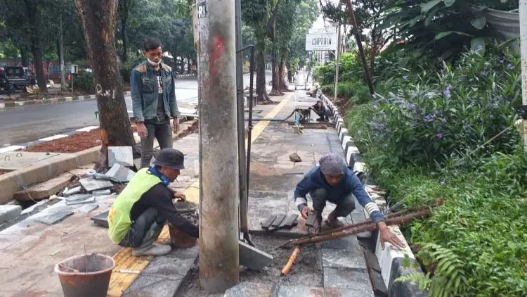 Pembangunan  Pedestrian Jalan Raya Kandang Roda-Pakansari Tuntas di Menit Akhir