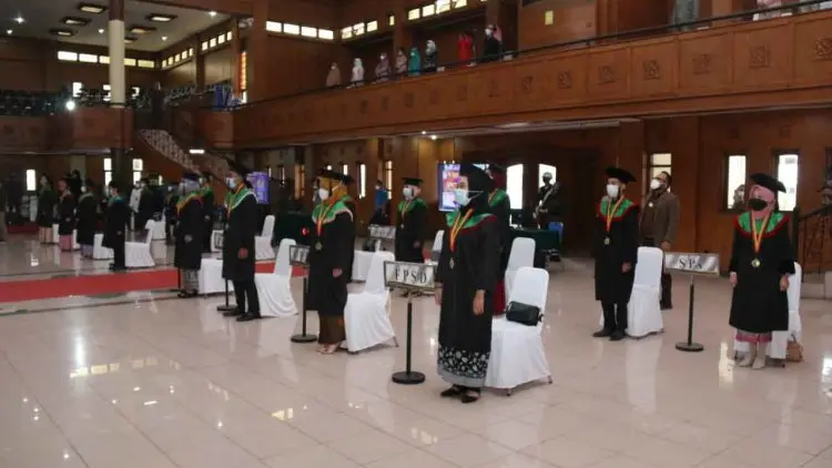 UPI Gelar Wisuda 908 Lulusan Secara Daring
