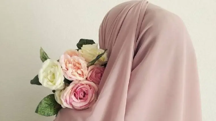 Suara Wanita Aurat Jika Manja dan Mendesah?
