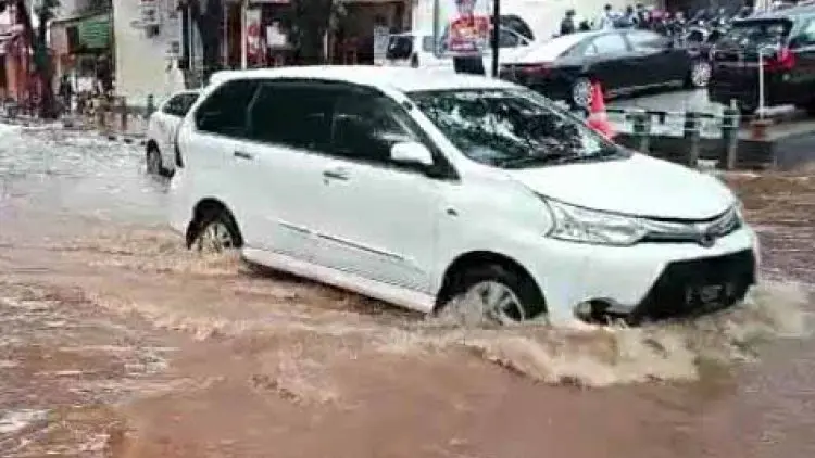 Sebabkan Banjir, Komisi III Salahkan Perencanaan Pembangunan Pedestrian Pakansari