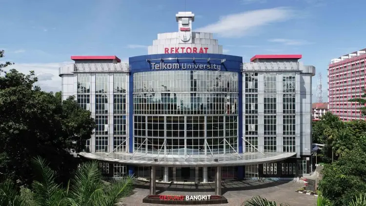 Dua Tahun Berturut-turut, Tel-U Duduki PTS Peringkat Nomor Wahid di Indonesia