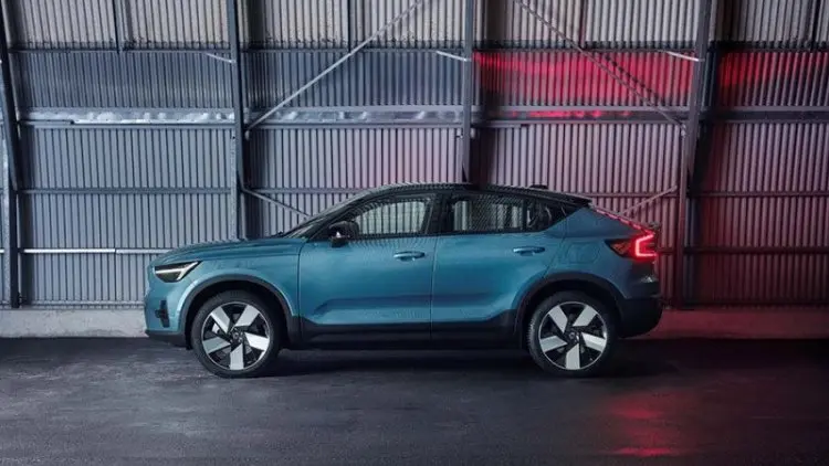 Siap Dijual Nih! SUV Listrik Volvo C40 Recharge