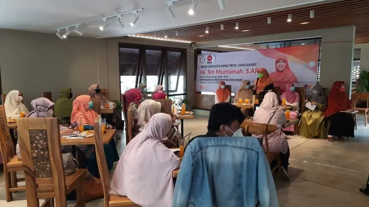Reses, Siti Muntamah Undang Persistri Diskusi Tentang Ketahanan Keluarga  Selama Pandemi