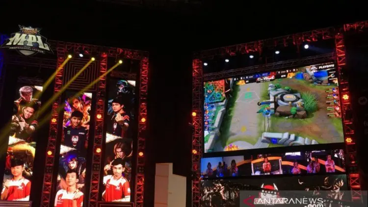 RRQ Hoshi Bekuk Bigetron Alpha dengan "Line Up" Dadakan