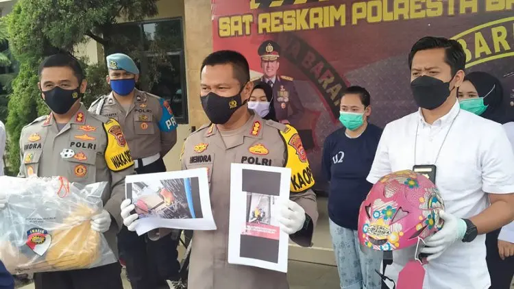 Tak Sadar Aksinya Viral, Wanita Ini Diringkus Saat Hendak Mencuri Lagi