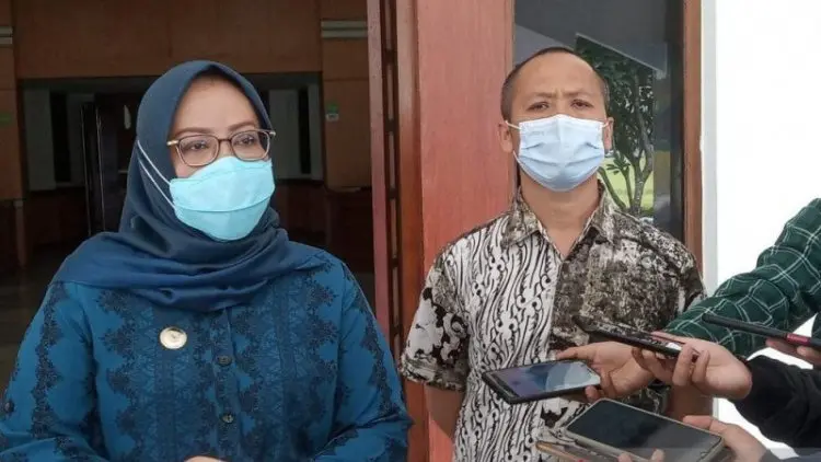 Begini Cara Ade Yasin Ransang Semangat Guru Ngaji untuk Kampanyekan Prokes