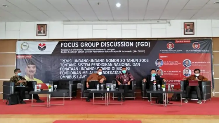 Hati-hati dan Cermat, Membuat UU Sisdiknas Baru Model Omnibus Law