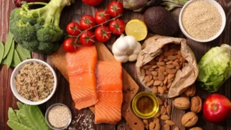 Jangan Diet, Ibu Menyusui Harus Memiliki Enam Zat Gizi Penting