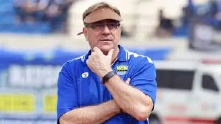 Robert Alberts Sebut Lapangan GBLA Tak Mengalami Peningkatan