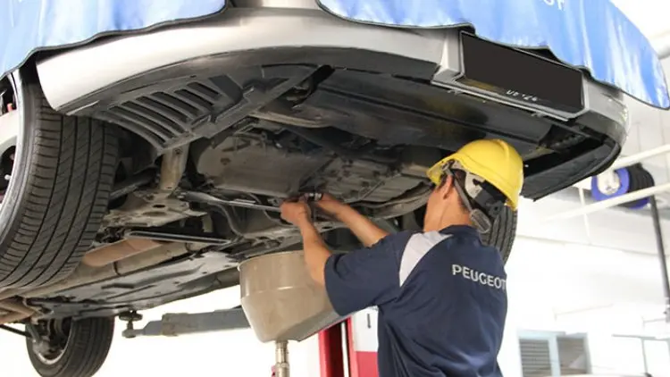 Perawatan Area Spakbor dan Kolong Mobil