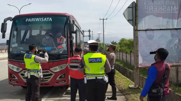 Cegah Kecelakaan Lalu Lintas, Polisi-Dishub Gelar Ramp Check