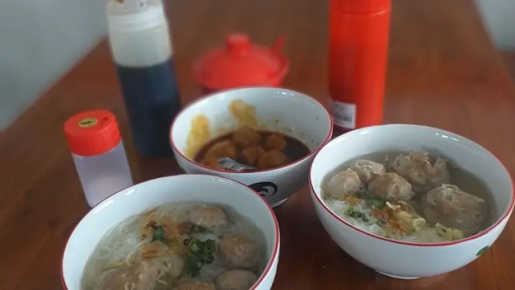 Bakso di Kafe Ini, Enak Lho...